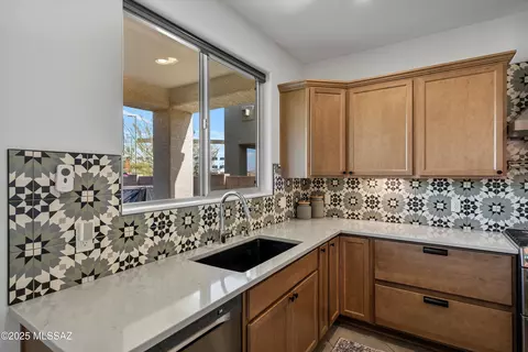 Kitchen - 10413 E Painted Turtle Ln, Tucson, AZ 85747 photo 4 of 7