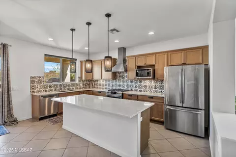 Kitchen - 10413 E Painted Turtle Ln, Tucson, AZ 85747 photo 2 of 7