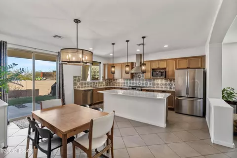 Kitchen - 10413 E Painted Turtle Ln, Tucson, AZ 85747 photo 1 of 7
