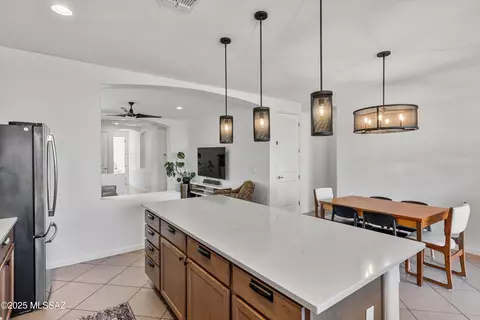 Kitchen - 10413 E Painted Turtle Ln, Tucson, AZ 85747 photo 6 of 7