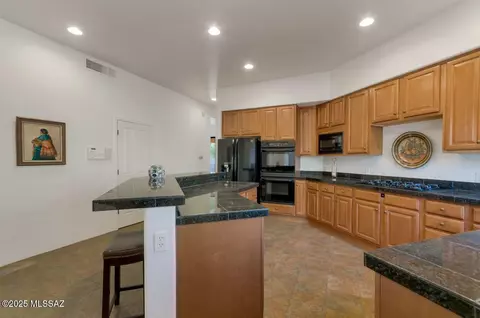Kitchen - 4911 E Parade Ground Loop, Tucson, AZ 85712 photo 5 of 7