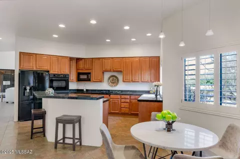Kitchen - 4911 E Parade Ground Loop, Tucson, AZ 85712 photo 7 of 7