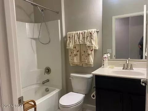 Bath - 12096 E Becker Dr, Vail, AZ 85641 photo 1 of 1