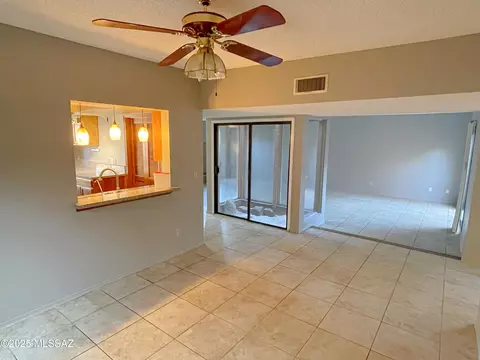 4951 E North Regency Cir, Tucson, AZ 85711 photo 9