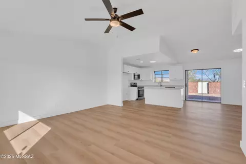Living - 980 N Solar Dr, Vail, AZ 85641 photo 7 of 7