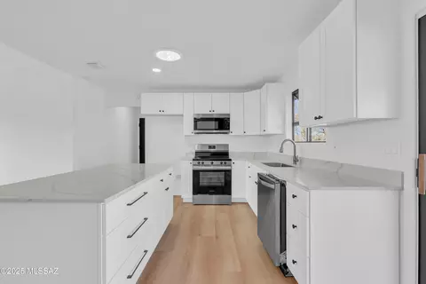 Kitchen - 980 N Solar Dr, Vail, AZ 85641 photo 1 of 3