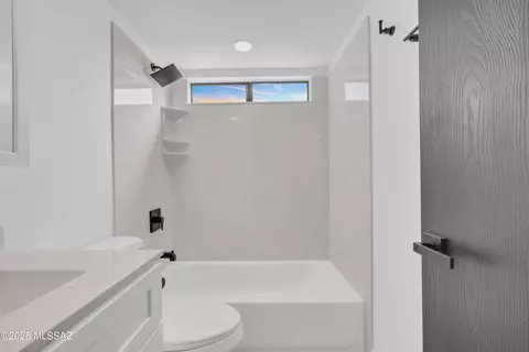 Bath - 980 N Solar Dr, Vail, AZ 85641 photo 2 of 4