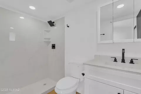 Bath - 980 N Solar Dr, Vail, AZ 85641 photo 4 of 4