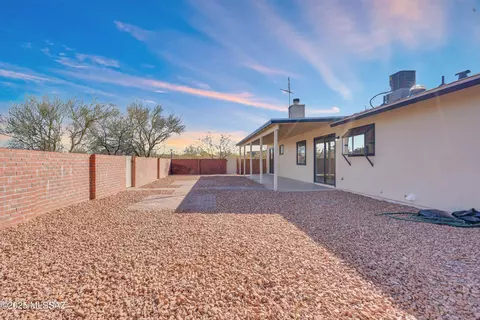 Exterior - 980 N Solar Dr, Vail, AZ 85641 photo 4 of 5