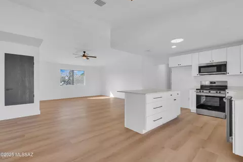 Living - 980 N Solar Dr, Vail, AZ 85641 photo 4 of 7