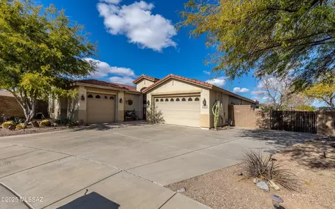 7636 W Granite Ridge Ct, Tucson, AZ 85743