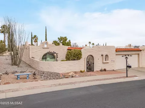 1136 W Calle Excelso, Green Valley, AZ 85614