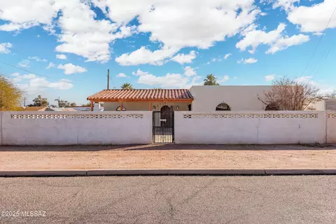 808 N Erin Ave, Tucson, AZ 85711