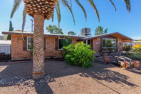 6952 E Princeton Dr, Tucson, AZ 85710