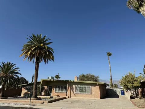 8271 E Shiloh St, Tucson, AZ 85710