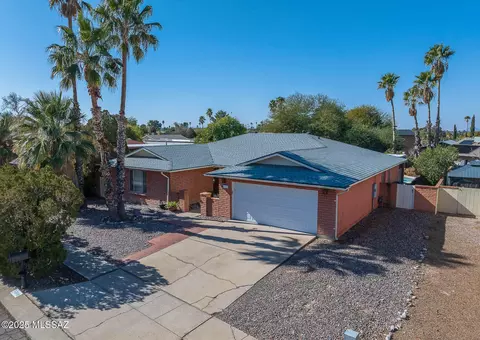1718 S Olympic Club Dr, Tucson, AZ 85710