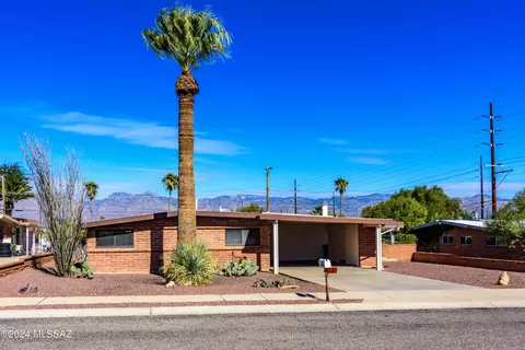 7041 E Luana Dr, Tucson, AZ 85710