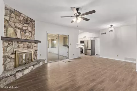 Living - 662 E Macon Dr, Vail, AZ 85641 photo 6 of 6