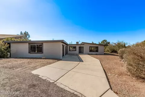 Exterior - 662 E Macon Dr, Vail, AZ 85641 photo 1 of 6