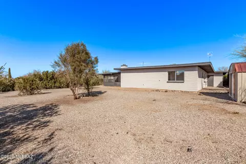 Exterior - 662 E Macon Dr, Vail, AZ 85641 photo 5 of 6
