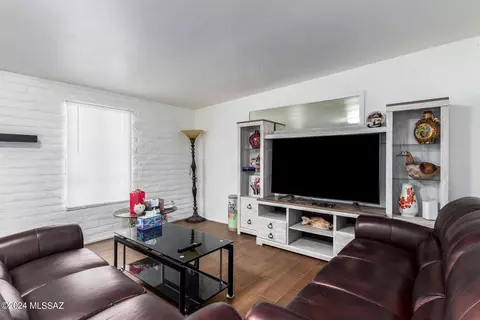 Living - 7602 E 45th St, Tucson, AZ 85730 photo 1 of 2