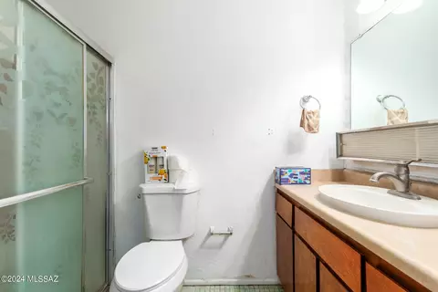 Bath - 7602 E 45th St, Tucson, AZ 85730 photo 1 of 3