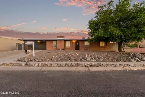7602 E 45th St, Tucson, AZ 85730