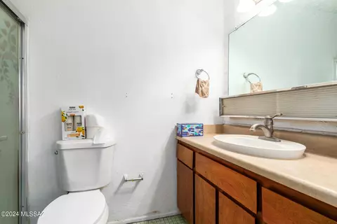 Bath - 7602 E 45th St, Tucson, AZ 85730 photo 2 of 3