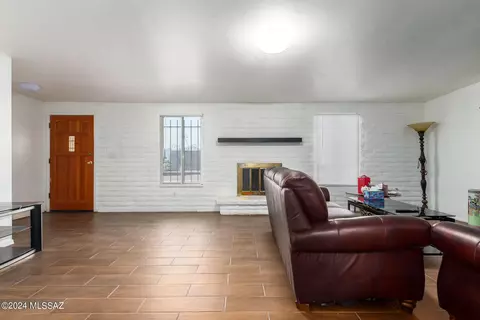Living - 7602 E 45th St, Tucson, AZ 85730 photo 2 of 2