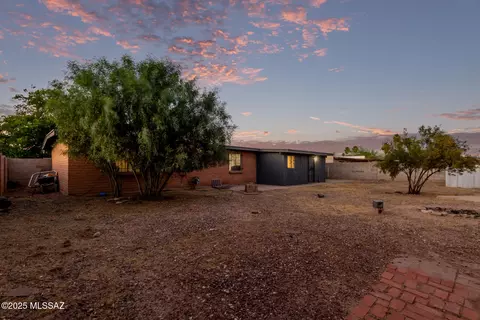 Exterior - 7602 E 45th St, Tucson, AZ 85730 photo 1 of 2