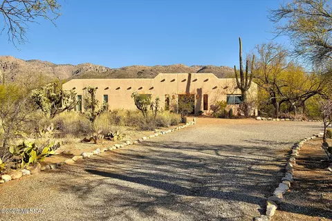 12051 E Makohoh Trl, Tucson, AZ 85749