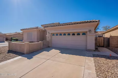 2193 Avenida Del Petalo, Green Valley, AZ 85614