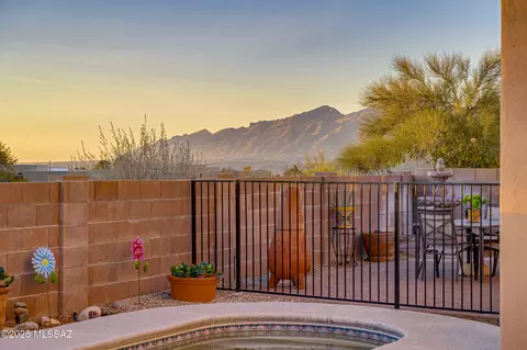 790 S Shadowtree Pl, Tucson, AZ 85748