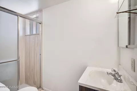 Bath - 5512 E Towner St, Tucson, AZ 85712 photo 3 of 3