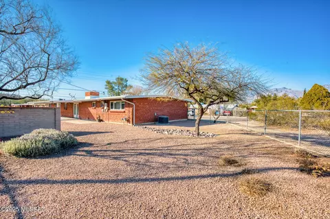 Exterior - 5512 E Towner St, Tucson, AZ 85712 photo 5 of 6