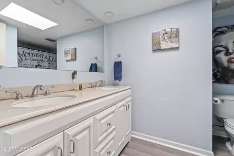 Bath - 9521 E 33rd St, Tucson, AZ 85748 photo 3 of 4
