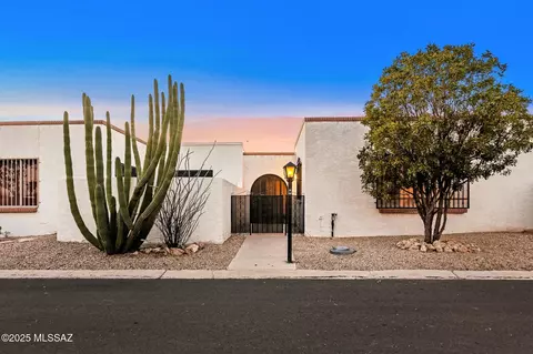 600 E River Rd #M, Tucson, AZ 85704