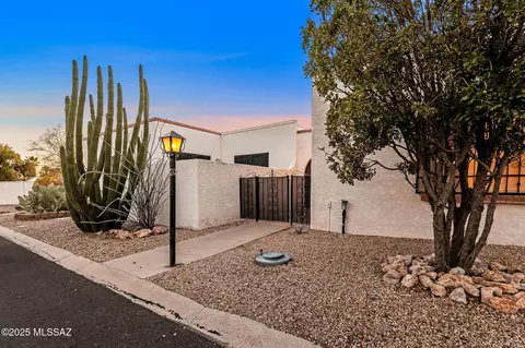 Exterior - 600 E River Rd #M, Tucson, AZ 85704 photo 2 of 7