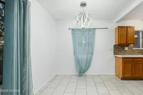 Dining - 600 E River Rd #M, Tucson, AZ 85704 photo 1 of 1