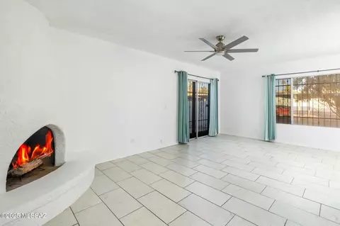 Living - 600 E River Rd #M, Tucson, AZ 85704 photo 1 of 3