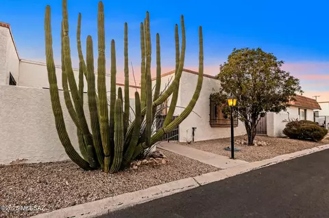 Exterior - 600 E River Rd #M, Tucson, AZ 85704 photo 1 of 7