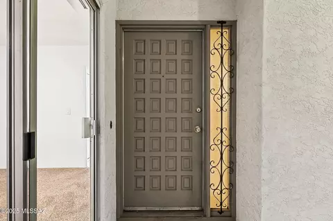 Entry Way - 600 E River Rd #M, Tucson, AZ 85704 photo 1 of 2