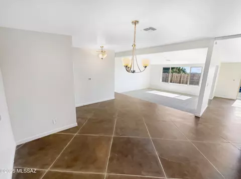Dining - 8952 E 39th St, Tucson, AZ 85730 photo 2 of 2