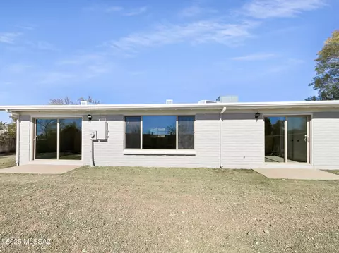 Exterior - 8952 E 39th St, Tucson, AZ 85730 photo 2 of 2