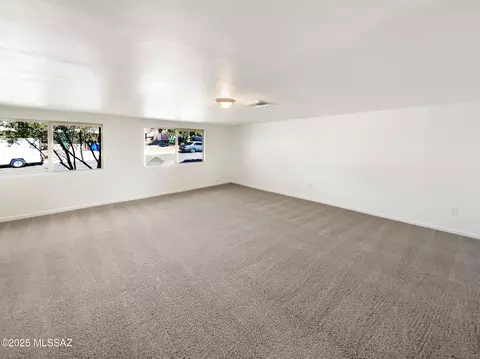 Living - 8952 E 39th St, Tucson, AZ 85730 photo 4 of 4