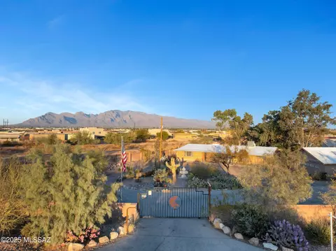 2990 N Silverbell Rd, Tucson, AZ 85745