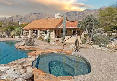 6440 E Calle Cavillo, Tucson, AZ 85750