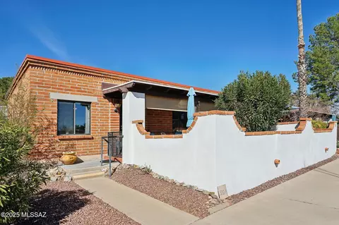 392 S Paseo Lobo #A, Green Valley, AZ 85614