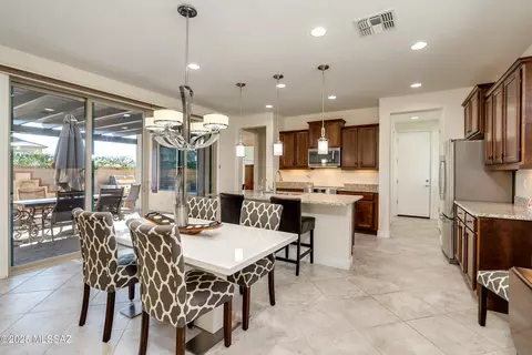 10095 S Telega Dr, Vail, AZ 85641