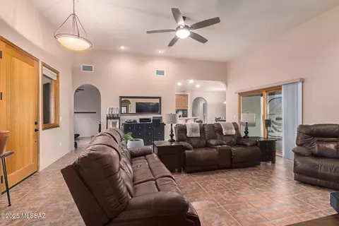 301 N Westview Dr, Vail, AZ 85641 photo 9
